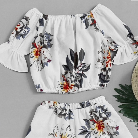 Off The Shoulder Crop Top - Picture 1 of 4